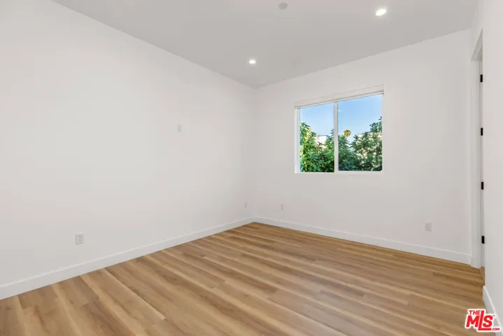 5223 W 20th Street 1/2, Los Angeles, California 90016