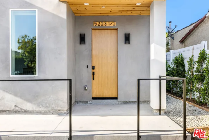 5223 W 20th Street 1/2, Los Angeles, California 90016
