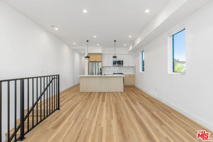 5223 W 20th Street 1/2, Los Angeles, California 90016
