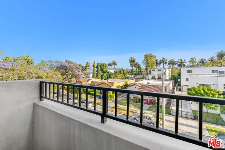 5223 W 20th Street 1/2, Los Angeles, California 90016