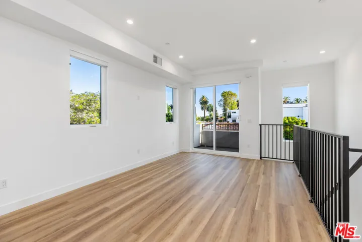 5223 W 20th Street 1/2, Los Angeles, California 90016