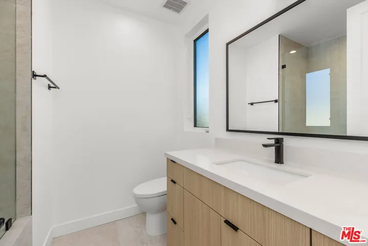 5223 W 20th Street 1/2, Los Angeles, California 90016