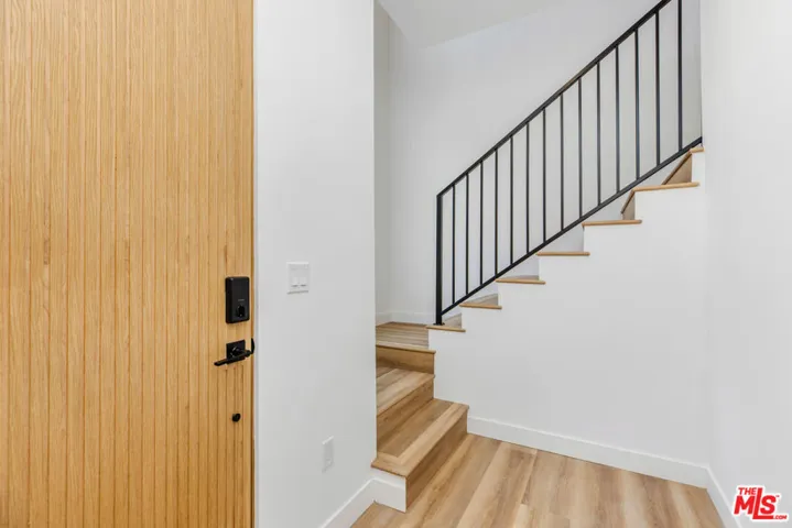 5223 W 20th Street 1/2, Los Angeles, California 90016