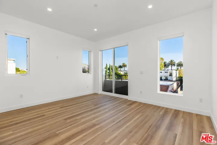 5223 W 20th Street 1/2, Los Angeles, California 90016