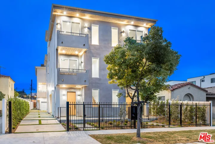 5223 W 20th Street 1/2, Los Angeles, California 90016