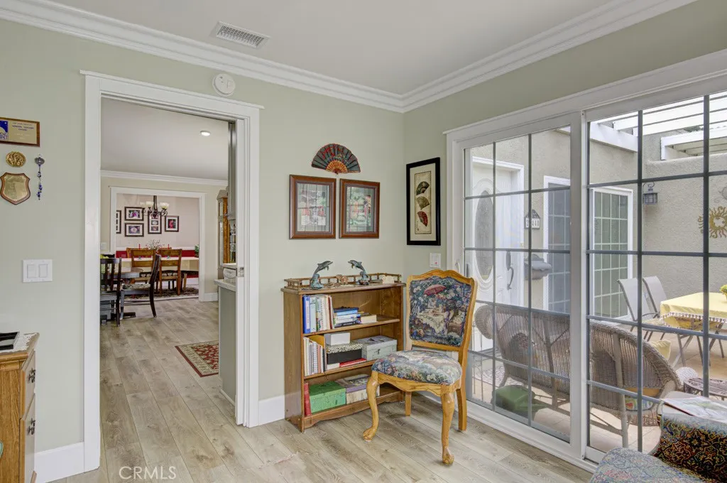 Another view of the bonus annex just off the kitchen.