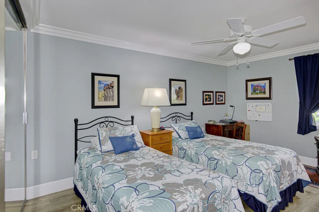 Guest bedroom.