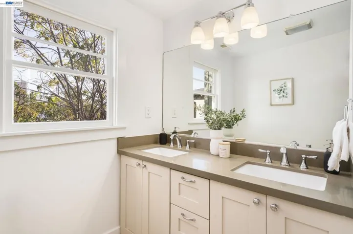 815 45th St, Oakland, California 94608