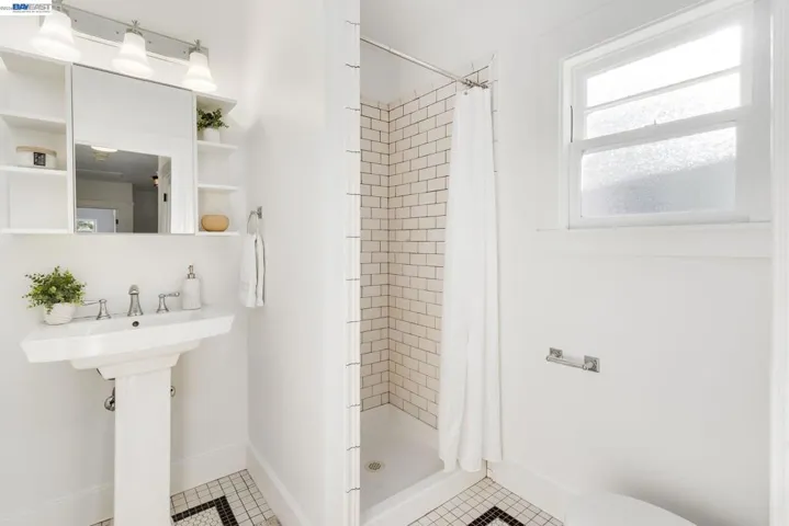 815 45th St, Oakland, California 94608