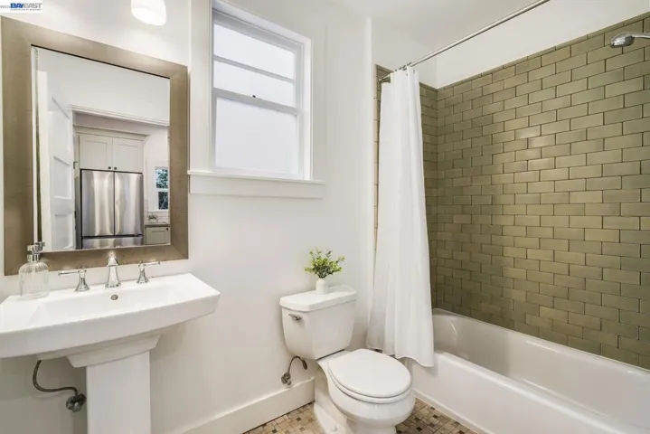815 45th St, Oakland, California 94608