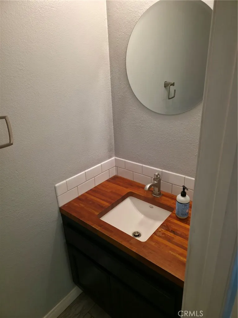 Down Stairs 1/2 Bathroom