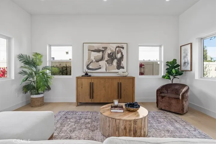21811 San Jose Street, Chatsworth, California 91311