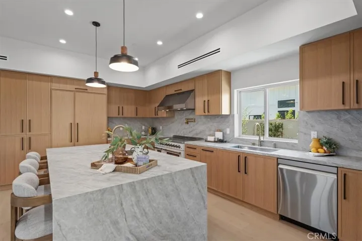 21811 San Jose Street, Chatsworth, California 91311