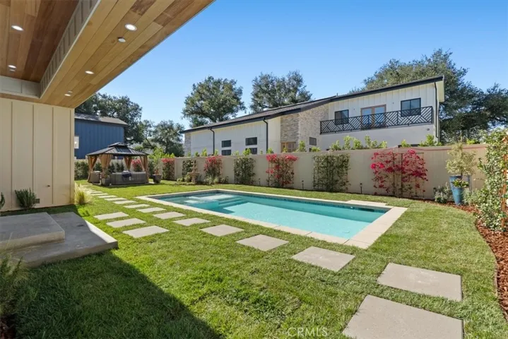21811 San Jose Street, Chatsworth, California 91311