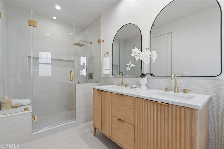 21811 San Jose Street, Chatsworth, California 91311