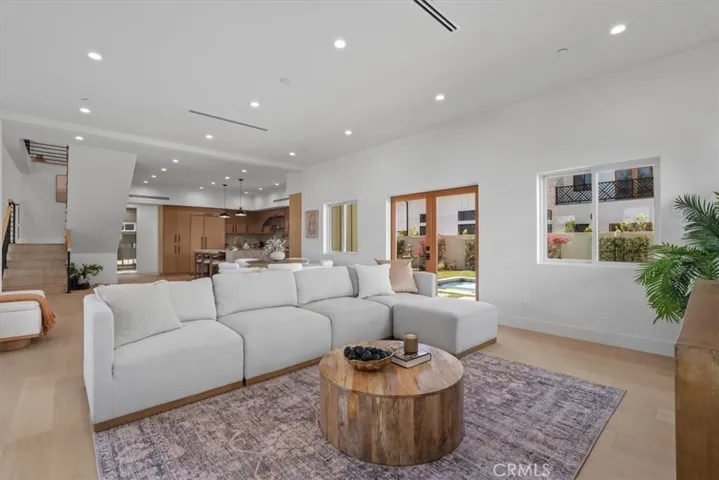 21811 San Jose Street, Chatsworth, California 91311