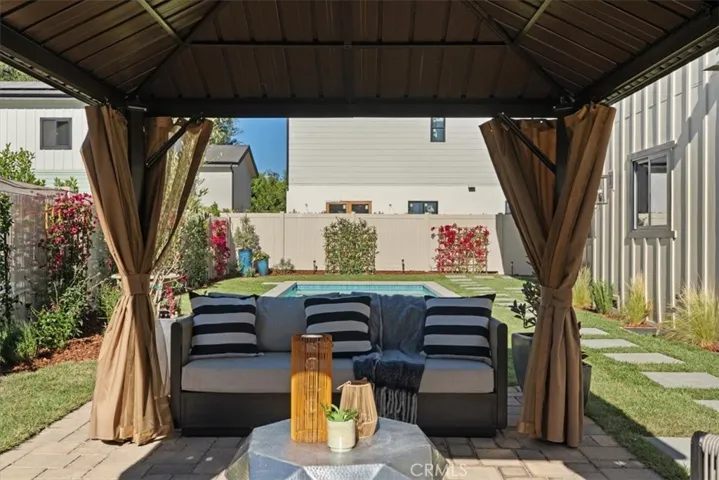 21811 San Jose Street, Chatsworth, California 91311