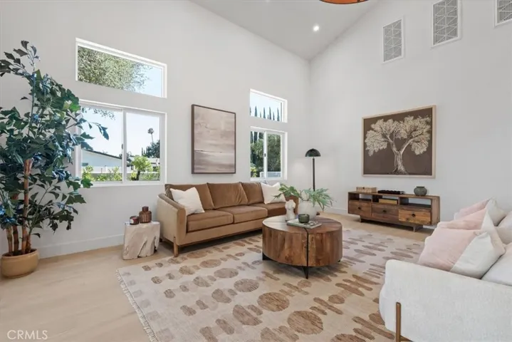 21811 San Jose Street, Chatsworth, California 91311