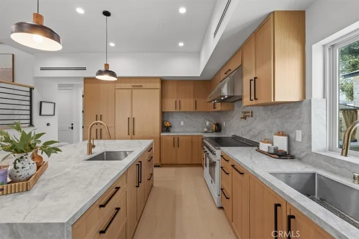 21811 San Jose Street, Chatsworth, California 91311
