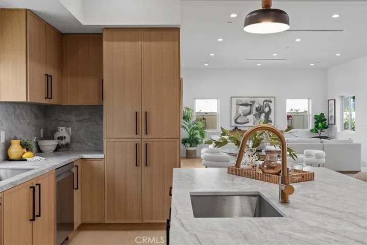 21811 San Jose Street, Chatsworth, California 91311