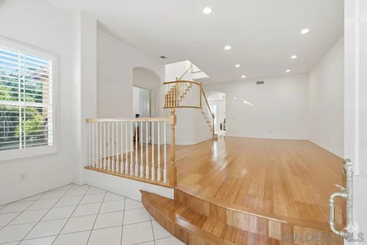 Unfurnished with AI