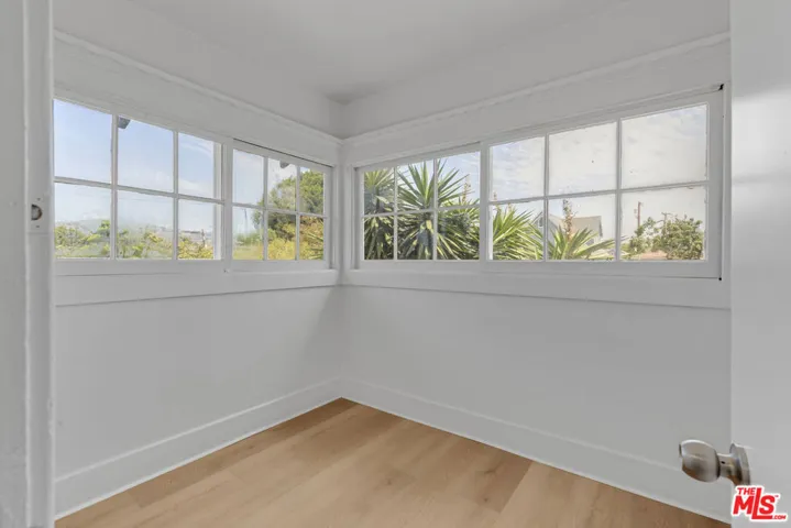 372 W 11th Street, Los Angeles, California 90015