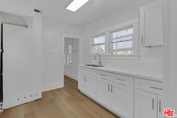 372 W 11th Street, Los Angeles, California 90015