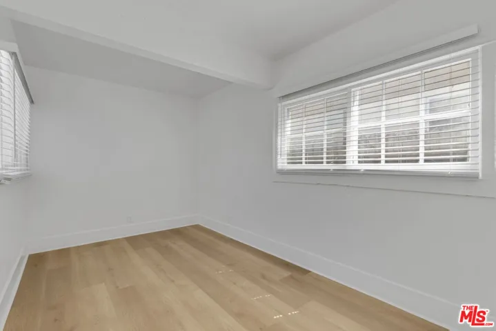 372 W 11th Street, Los Angeles, California 90015