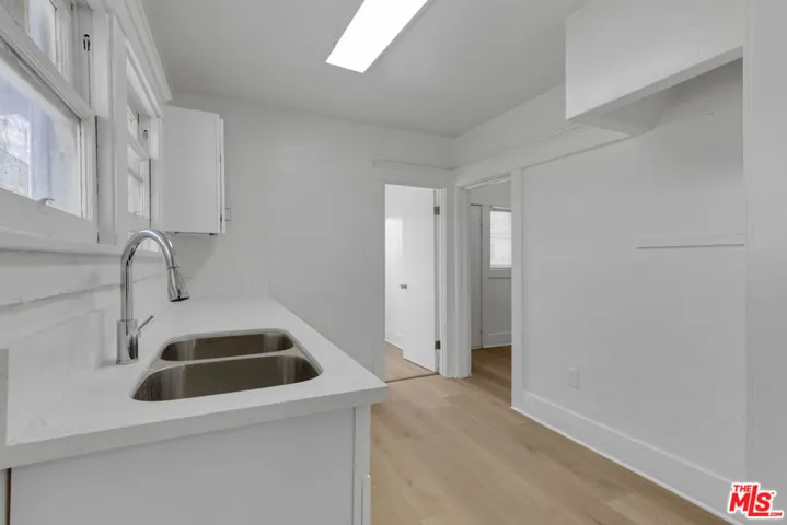 372 W 11th Street, Los Angeles, California 90015
