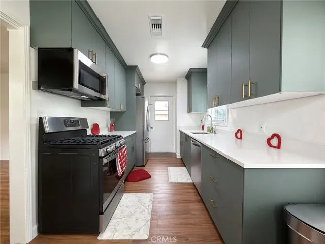 5493 E 29th Street, Long Beach, California 90815