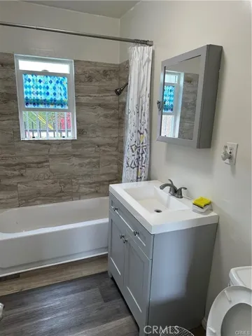 8803 Hoover, Los Angeles, California 90044