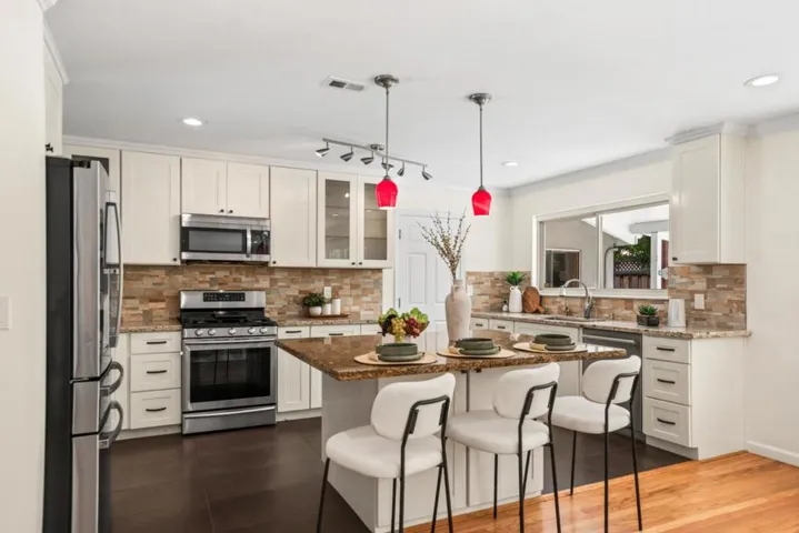 837 Nectarine Avenue, Sunnyvale, California 94087