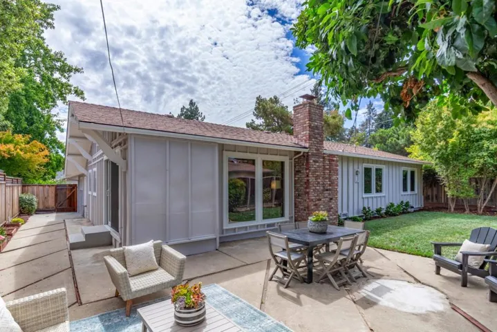 1690 Nilda Avenue, Mountain View, California 94040