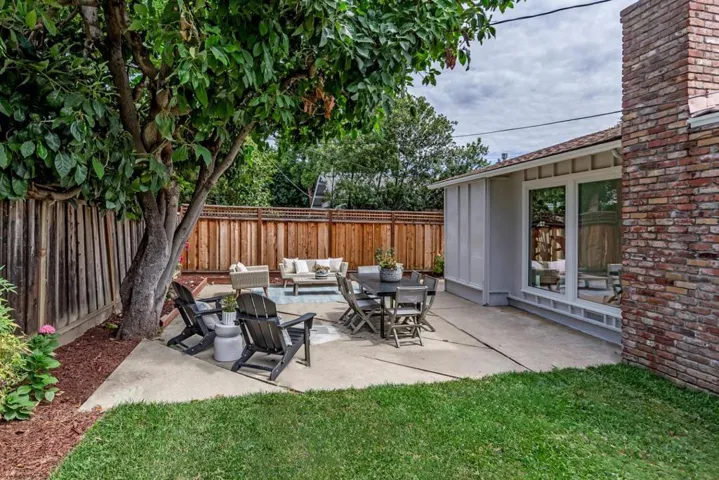 1690 Nilda Avenue, Mountain View, California 94040