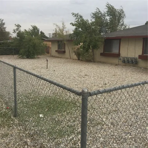 21461 Nisqually Road, Apple Valley, California 92308