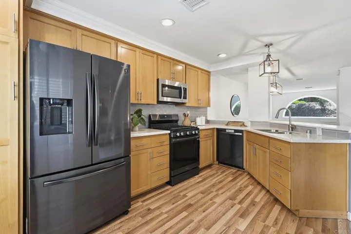 9230 Lake Murray Boulevard F, San Diego, California 92119