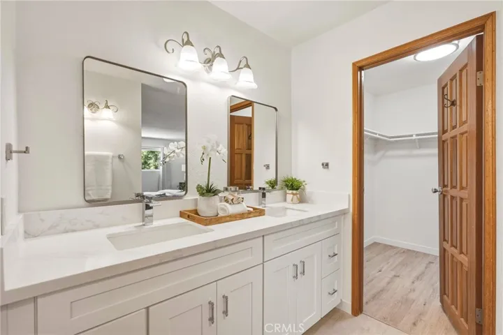Walk-in closet