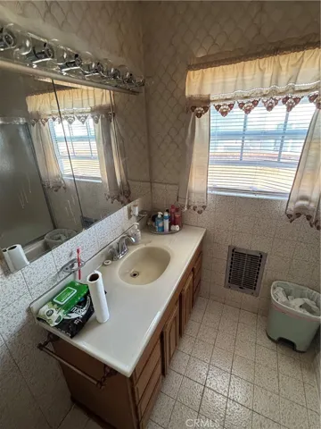 2403 W 116th, Hawthorne, California 90250