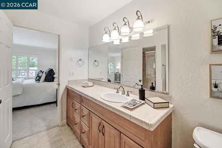 1309 Skycrest Dr 5, Walnut Creek, California 94595