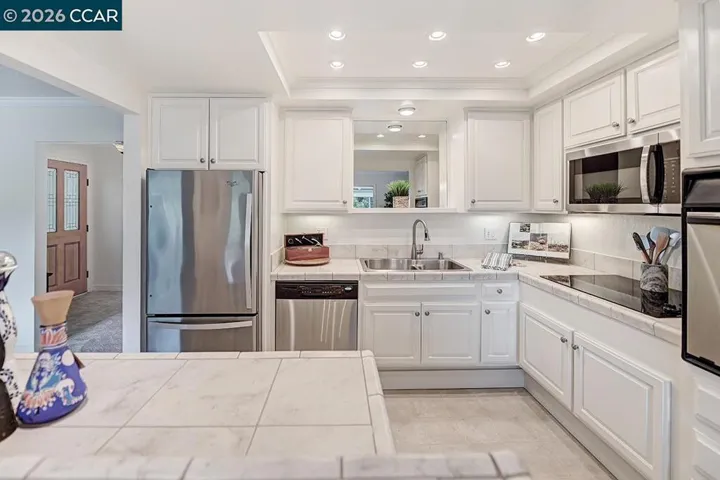 1309 Skycrest Dr 5, Walnut Creek, California 94595