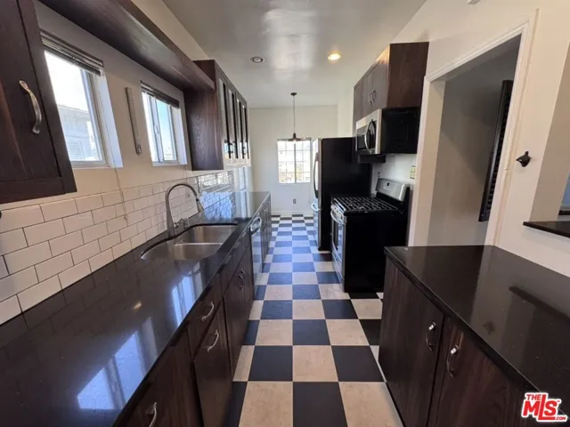 1425 S Curson Avenue, Los Angeles, California 90019