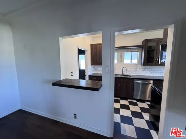 1425 S Curson Avenue, Los Angeles, California 90019