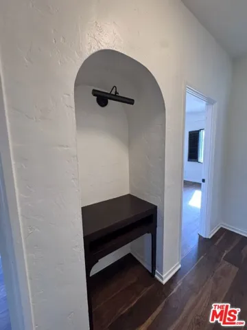 1425 S Curson Avenue, Los Angeles, California 90019