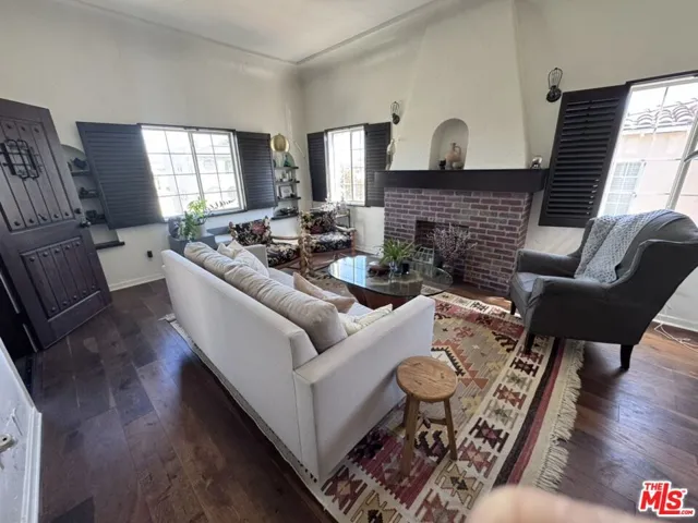 1425 S Curson Avenue, Los Angeles, California 90019