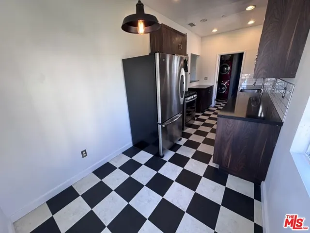 1425 S Curson Avenue, Los Angeles, California 90019