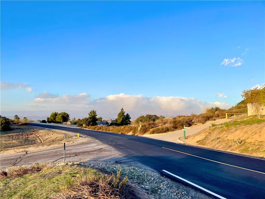 23685 Tapatia Road, Homeland, California 92548 — photo 4