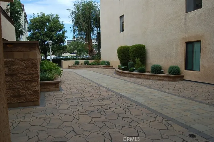 121 S Wilson 103, Pasadena, California 91106