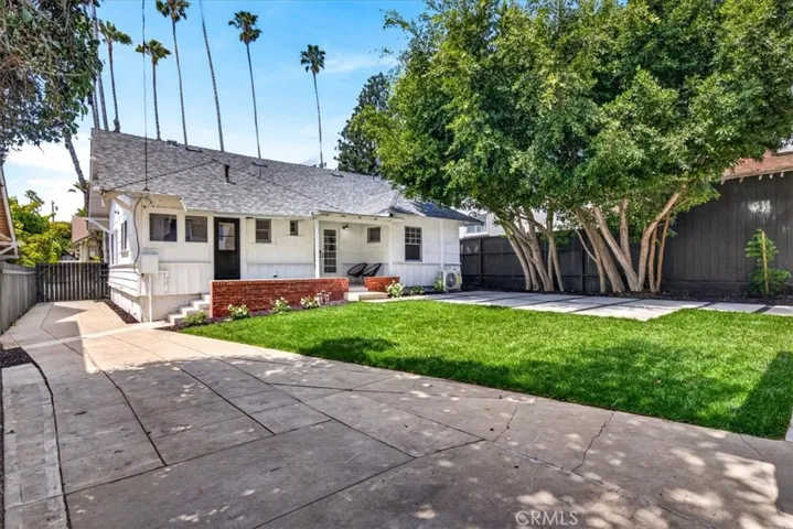 1636 N Sierra Bonita Avenue, Los Angeles, California 90046