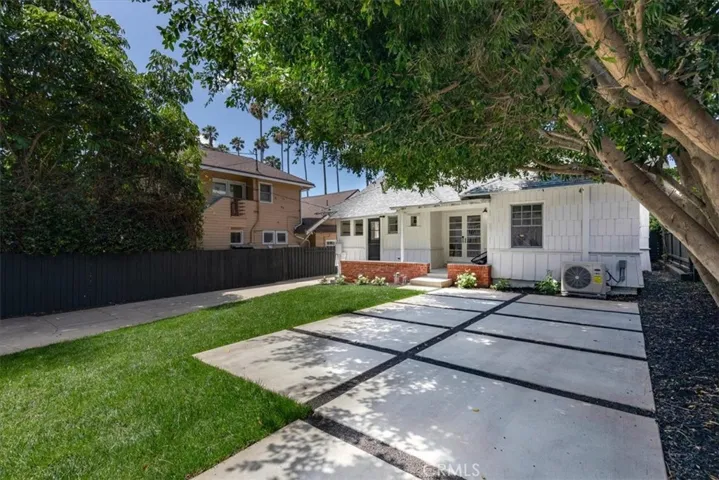 1636 N Sierra Bonita Avenue, Los Angeles, California 90046