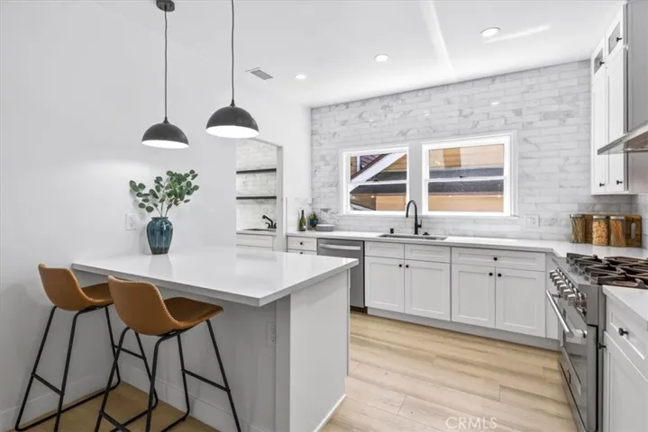 1636 N Sierra Bonita Avenue, Los Angeles, California 90046